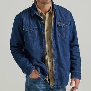 NWT Men’s Wrangler Size M fleece-lined denim shirt jacket